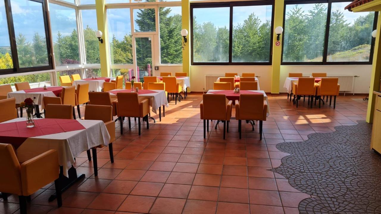 Terra Ventura Hotel Gondorf Exterior photo